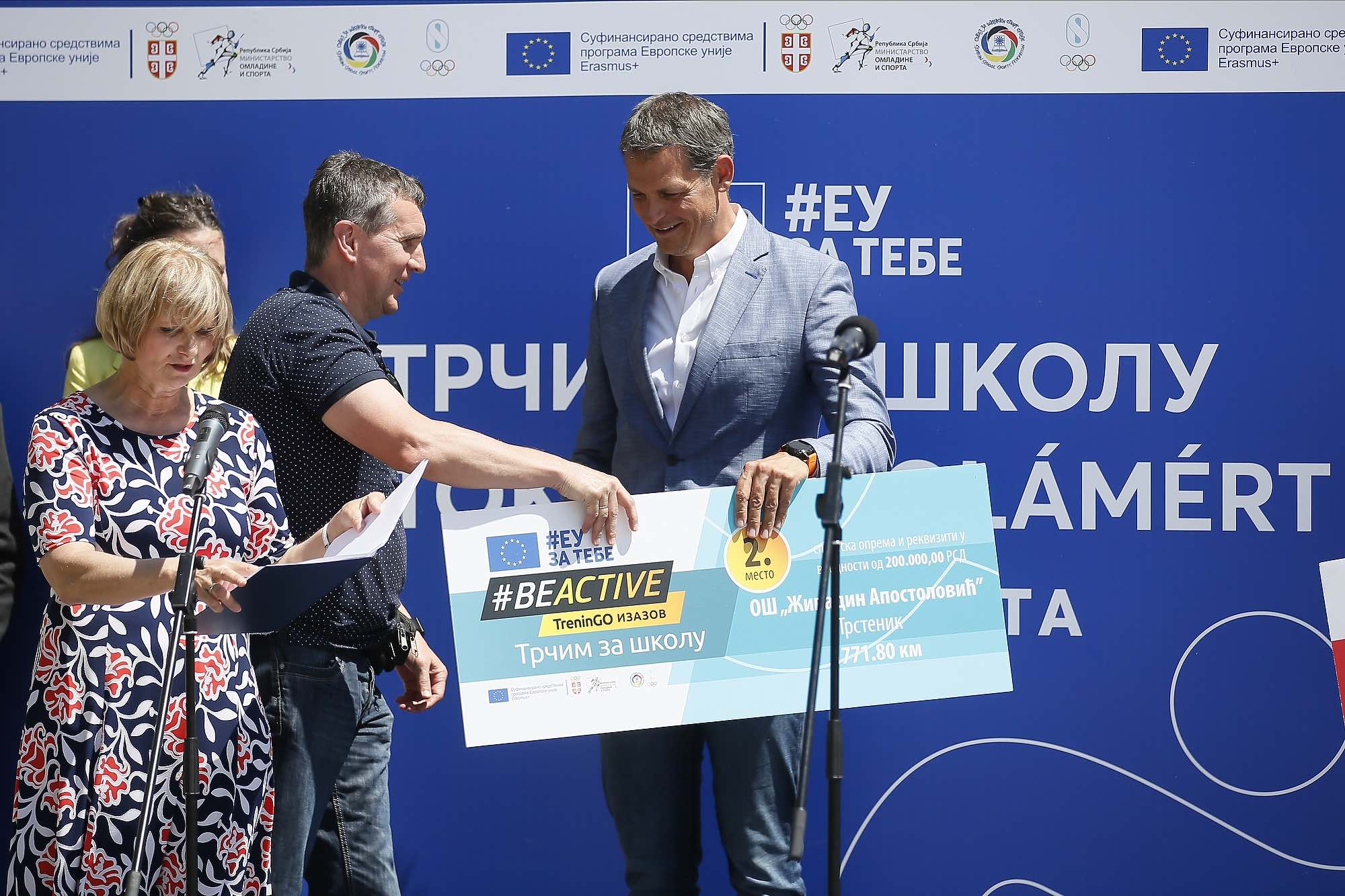 Đorđe Višacki dodeljuje nagradu, Treningo izazov finale u Senti
