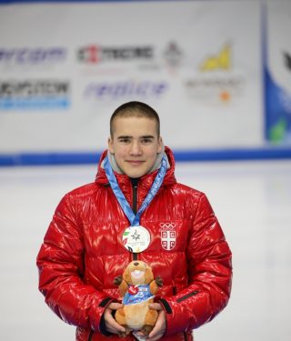 Mladi brzi klizač Luka Jašić završio sjajan nastup na zimskom EYOF-u  – osvojena srebrna medalja uz dva 5. mesta!