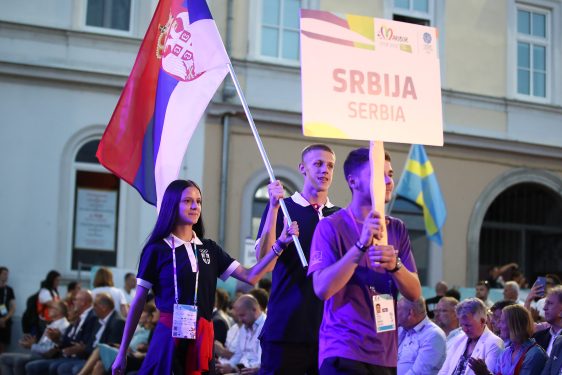 Završen EYOF Maribor 2023, zastavu Srbije na zatvaranju nosili plivač Justin Cvetkov i atletičarka Mina Stanković, Tim Srbija osvojio 8 medalja!