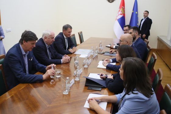 Predsednik Vlade Republike Srbije Miloš Vučević ugostio delegaciju Olimpijskog komiteta Srbije