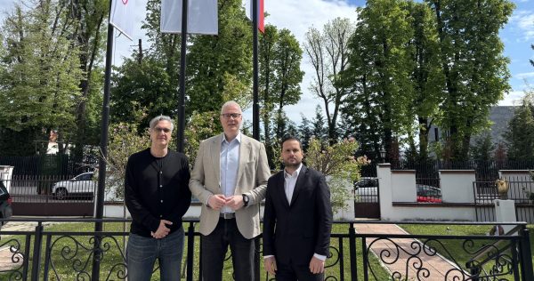 Predsednik OKS Dejan Tomašević održao sastanak sa generalnim sekretarom Vlade Petrom Janjićem i predsednikom Privredne komore Srbije Markom Čadežom!