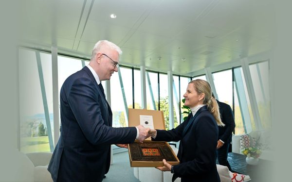 Delegacija Olimpijskog komiteta Srbije na čelu sa predsednikom Dejanom Tomaševićem u zvaničnoj poseti MOK i predsednici Kirsti Koventri.